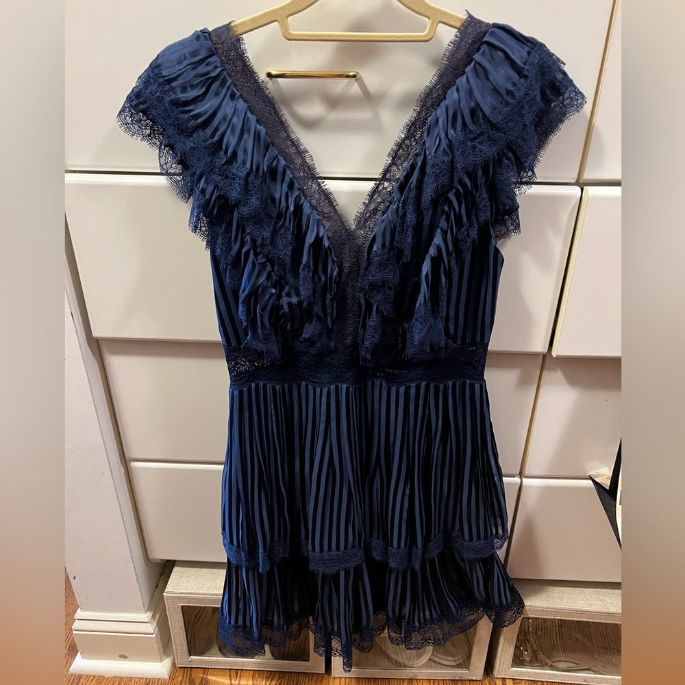 Alice + Olivia detailed lace dress